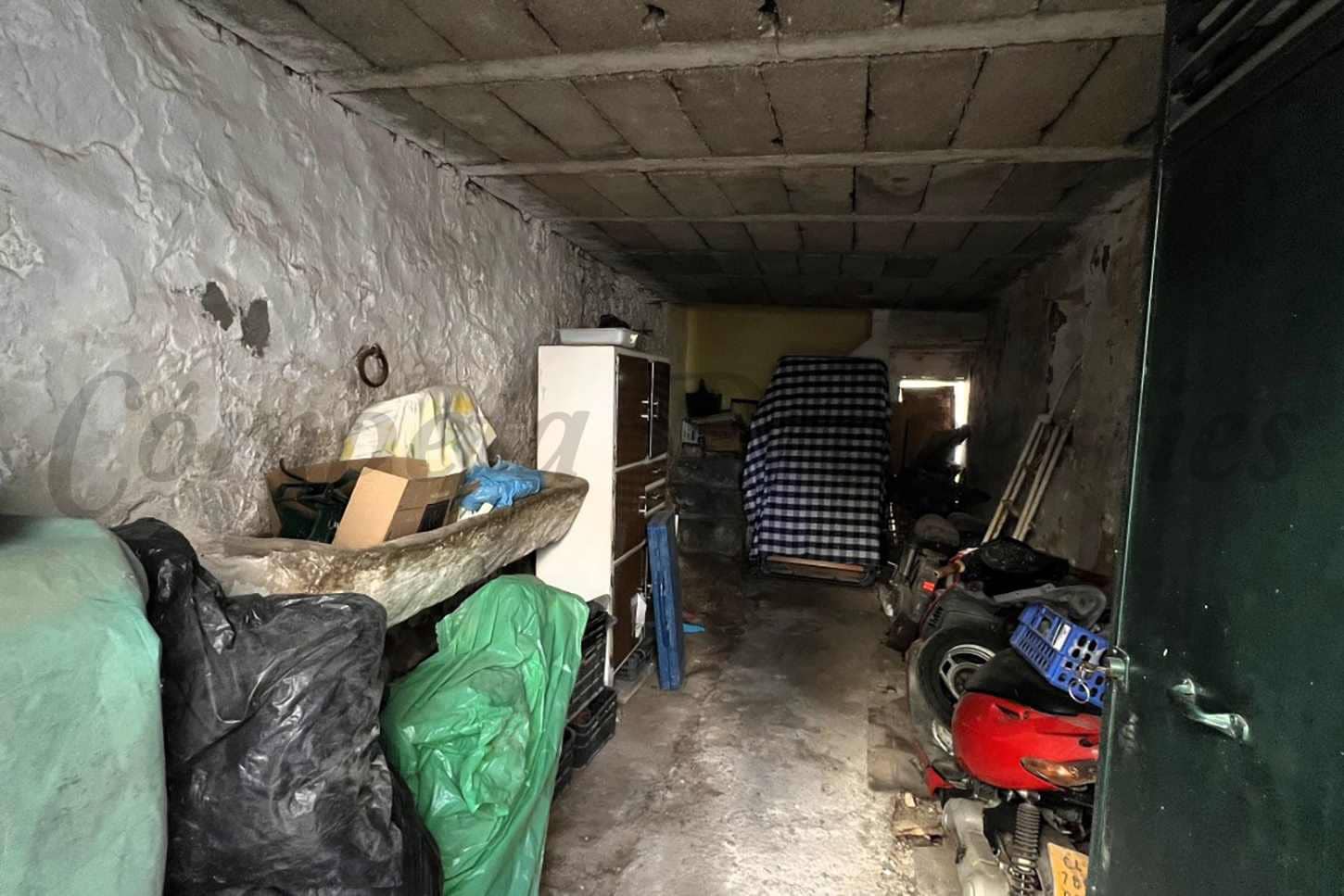 Byhus til salg i Competa - € 63.000 (Ref: 9642837)