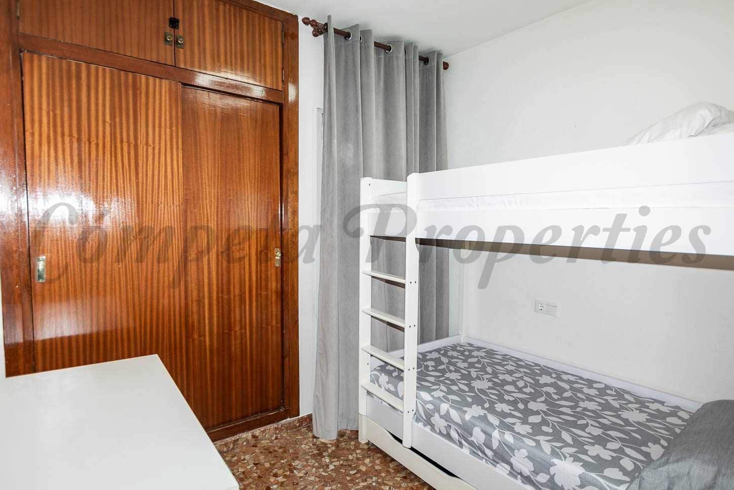 3 sovrum Lägenhet att hyra i Nerja - 1 100 € (Ref: 9649960)