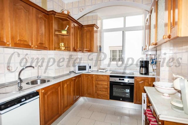 3 sovrum Lägenhet att hyra i Nerja - 1 100 € (Ref: 9649960)