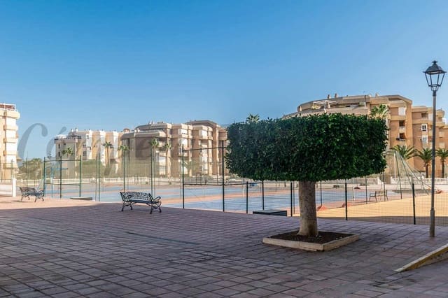 1 slaapkamer Appartement te huur in Torrox-Costa, Torrox met zwembad - € 550 (Ref: 9656996)