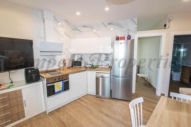 1 slaapkamer Appartement te huur in Torrox-Costa, Torrox met zwembad - € 550 (Ref: 9656996)