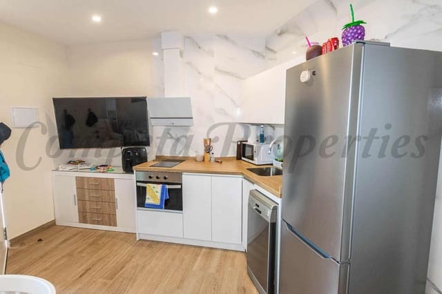 1 slaapkamer Appartement te huur in Torrox-Costa, Torrox met zwembad - € 550 (Ref: 9656996)