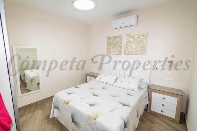 1 slaapkamer Appartement te huur in Torrox-Costa, Torrox met zwembad - € 550 (Ref: 9656996)