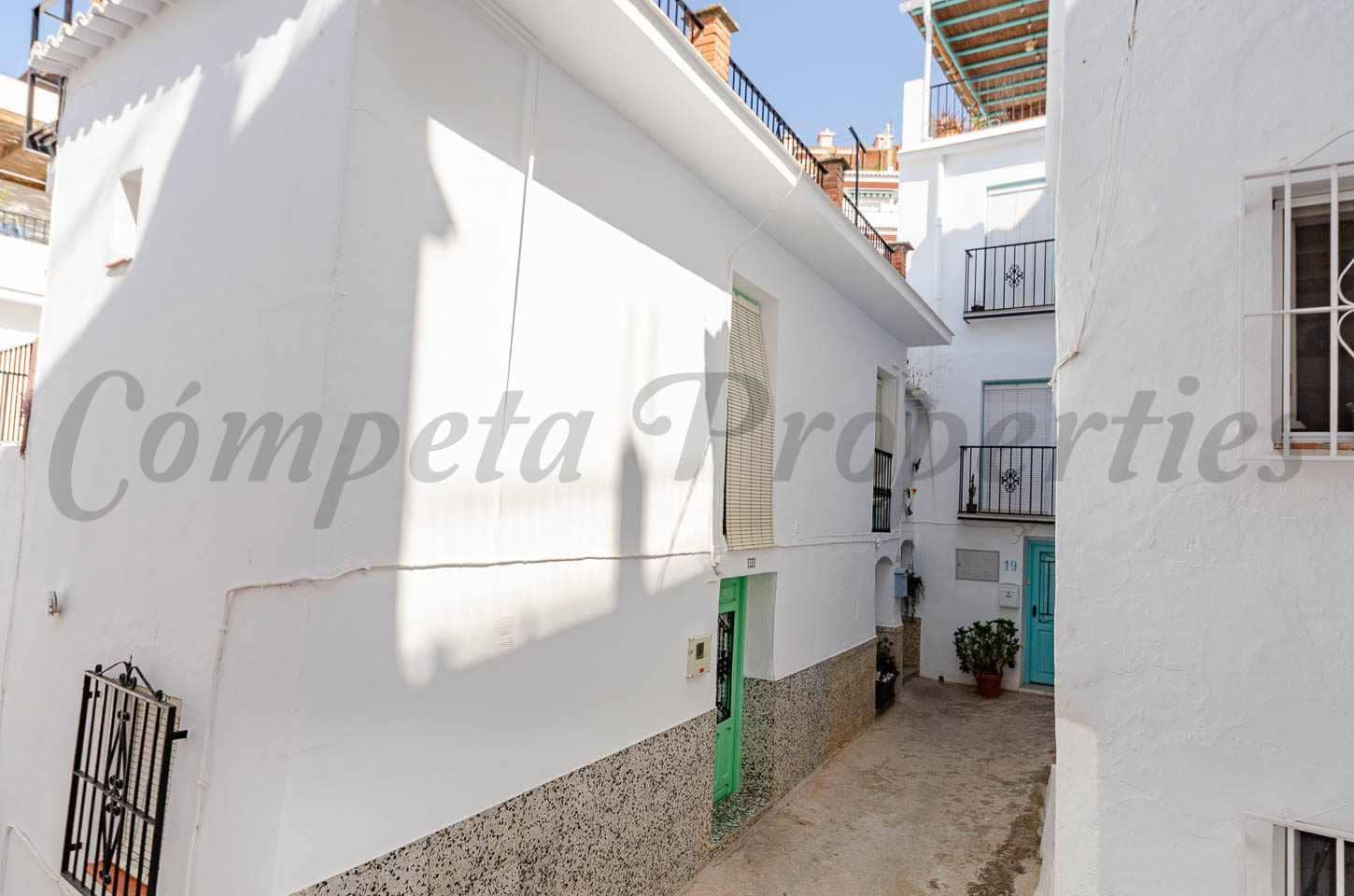 2 bedroom Townhouse for sale in Competa - € 159,000 (Ref: 9665419)