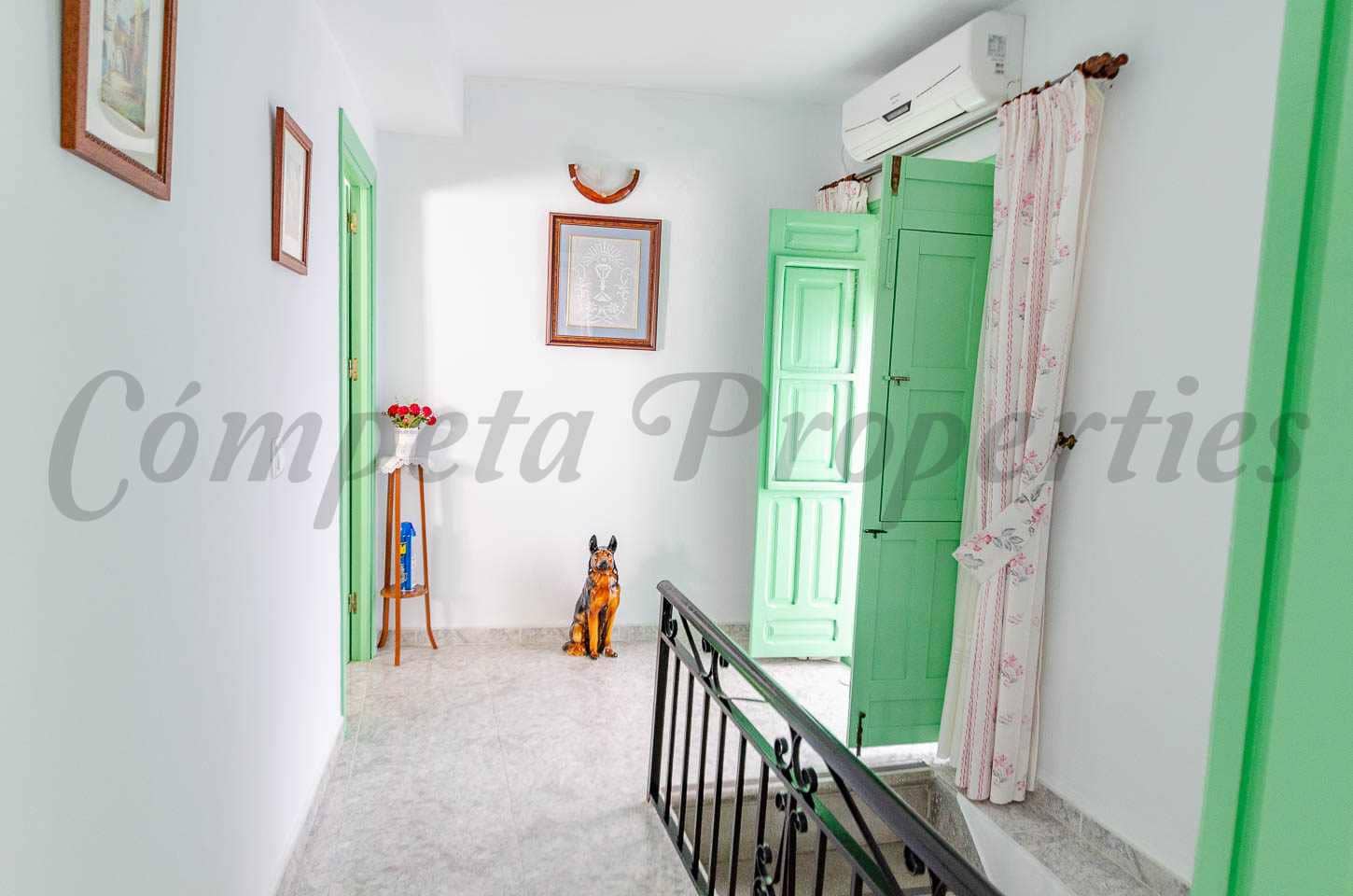2 bedroom Townhouse for sale in Competa - € 159,000 (Ref: 9665419)