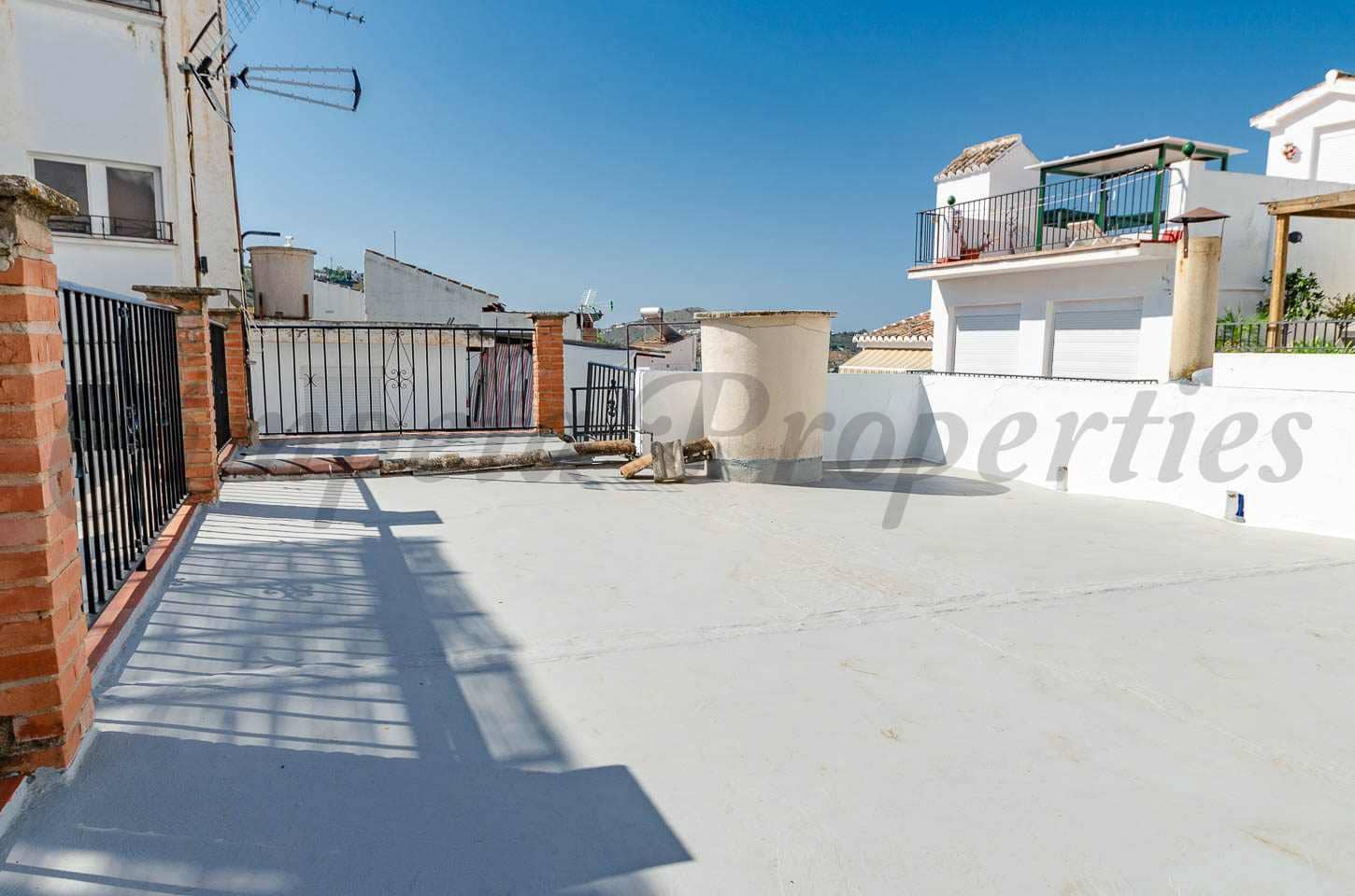 2 bedroom Townhouse for sale in Competa - € 159,000 (Ref: 9665419)