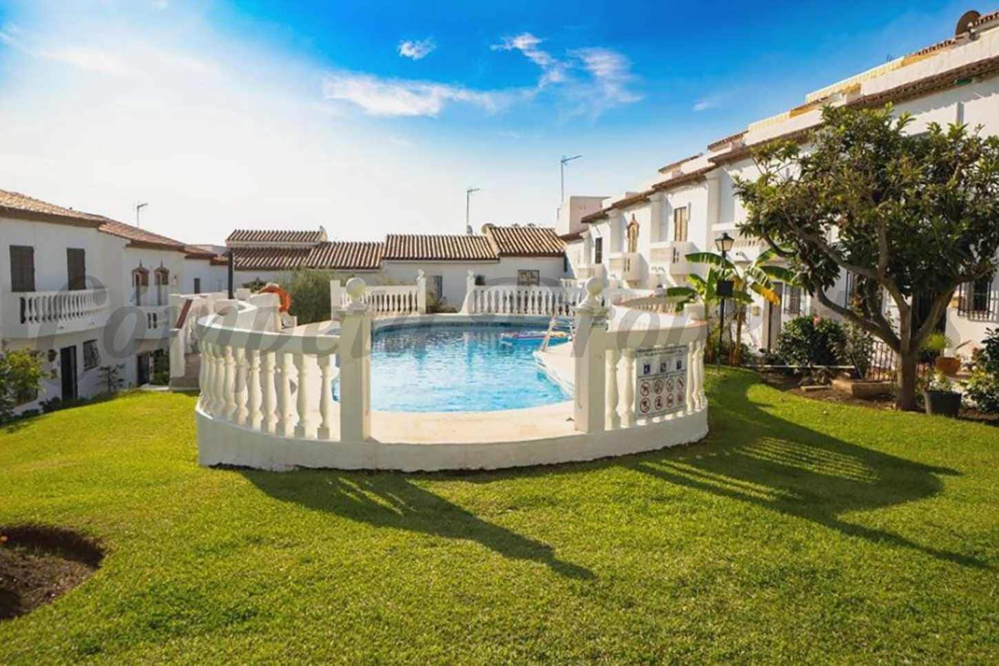 2 soverom Leilighet til salgs i Nerja med svømmebasseng - € 785 (Ref: 9666977)