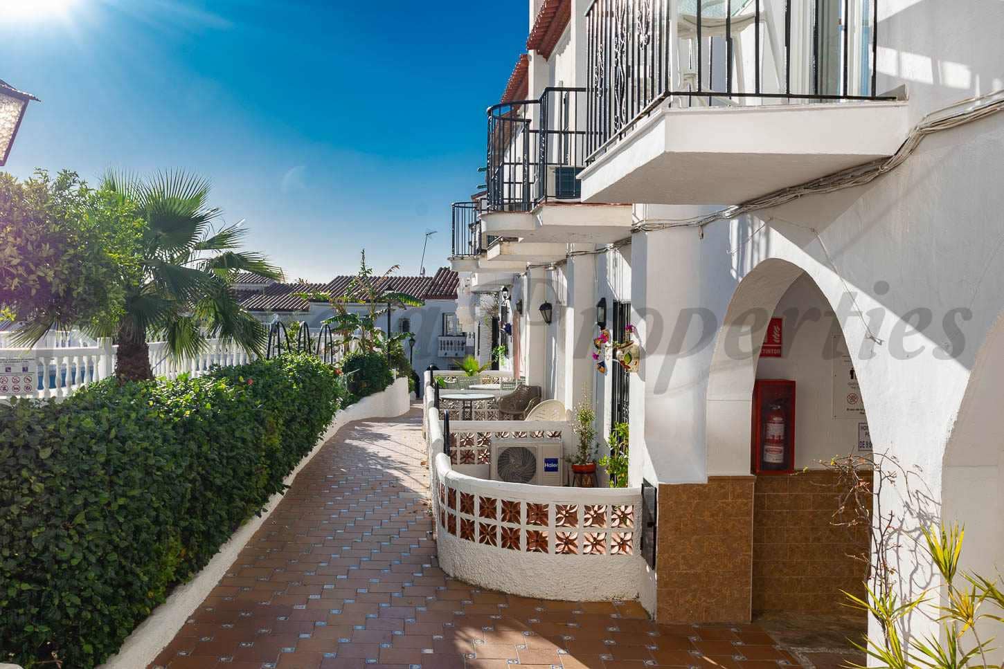 2 soverom Leilighet til salgs i Nerja med svømmebasseng - € 785 (Ref: 9666977)