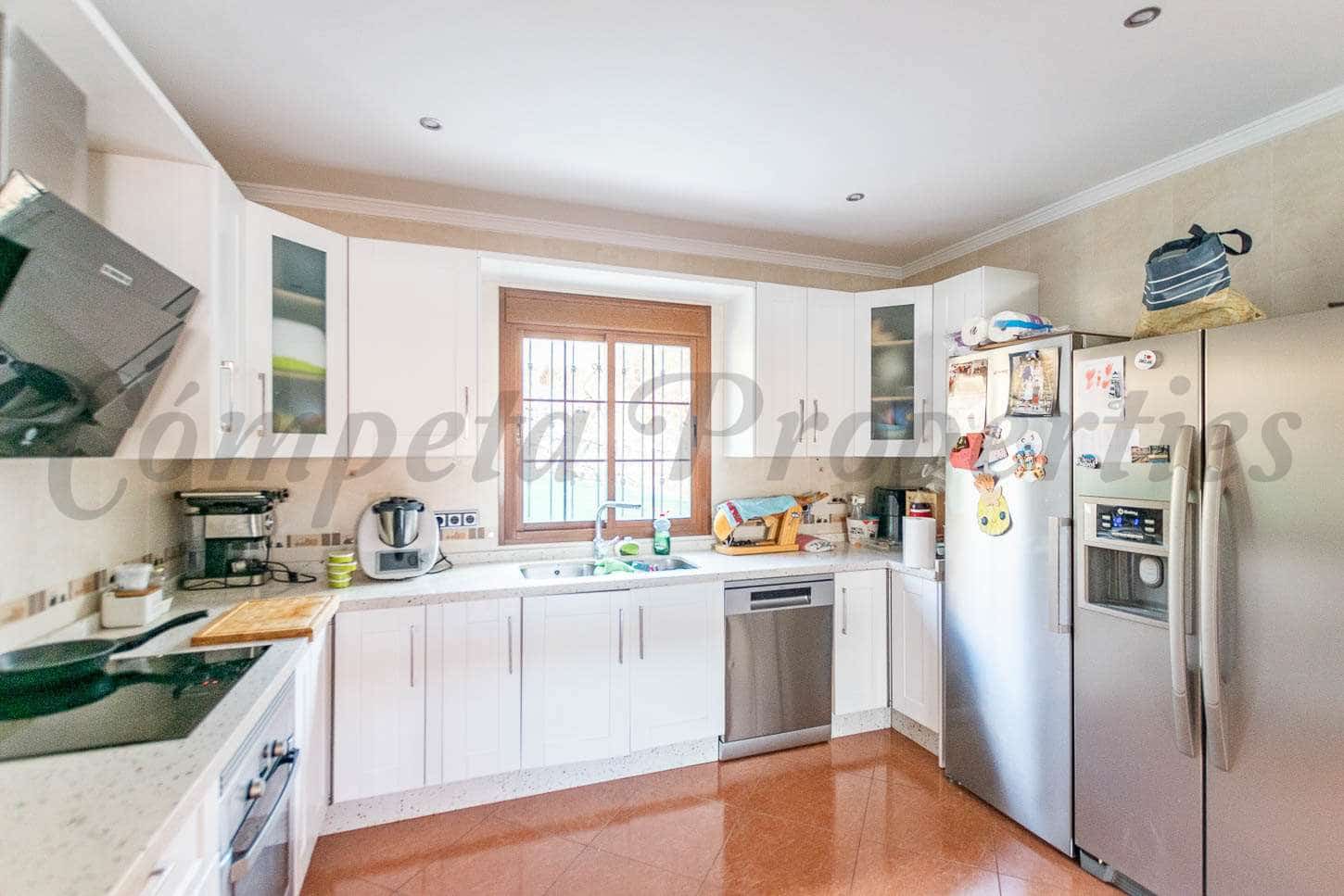 3 makuuhuone Omakotitalo vuokrattavana paikassa Sayalonga - 1 000 € (Ref: 9672172)