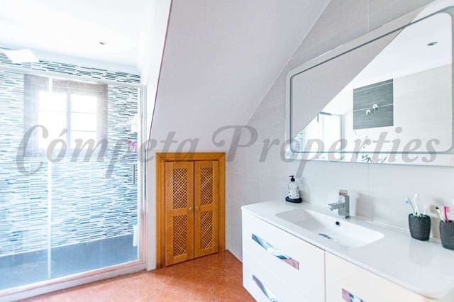 3 makuuhuone Omakotitalo vuokrattavana paikassa Sayalonga - 1 000 € (Ref: 9672172)