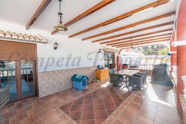 3 makuuhuone Omakotitalo vuokrattavana paikassa Sayalonga - 1 000 € (Ref: 9672172)