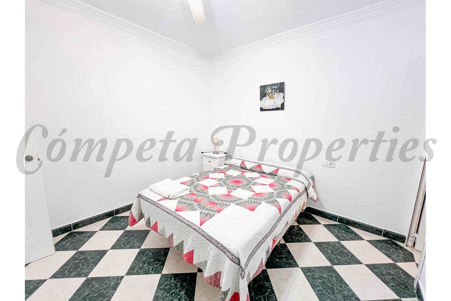 Casa de 3 habitaciones en Nerja en alquiler - 950 € (Ref: 9676030)