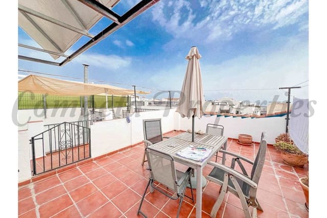 Casa de 3 habitaciones en Nerja en alquiler - 950 € (Ref: 9676030)