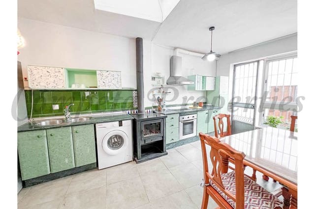 Casa de 3 habitaciones en Nerja en alquiler - 950 € (Ref: 9676030)