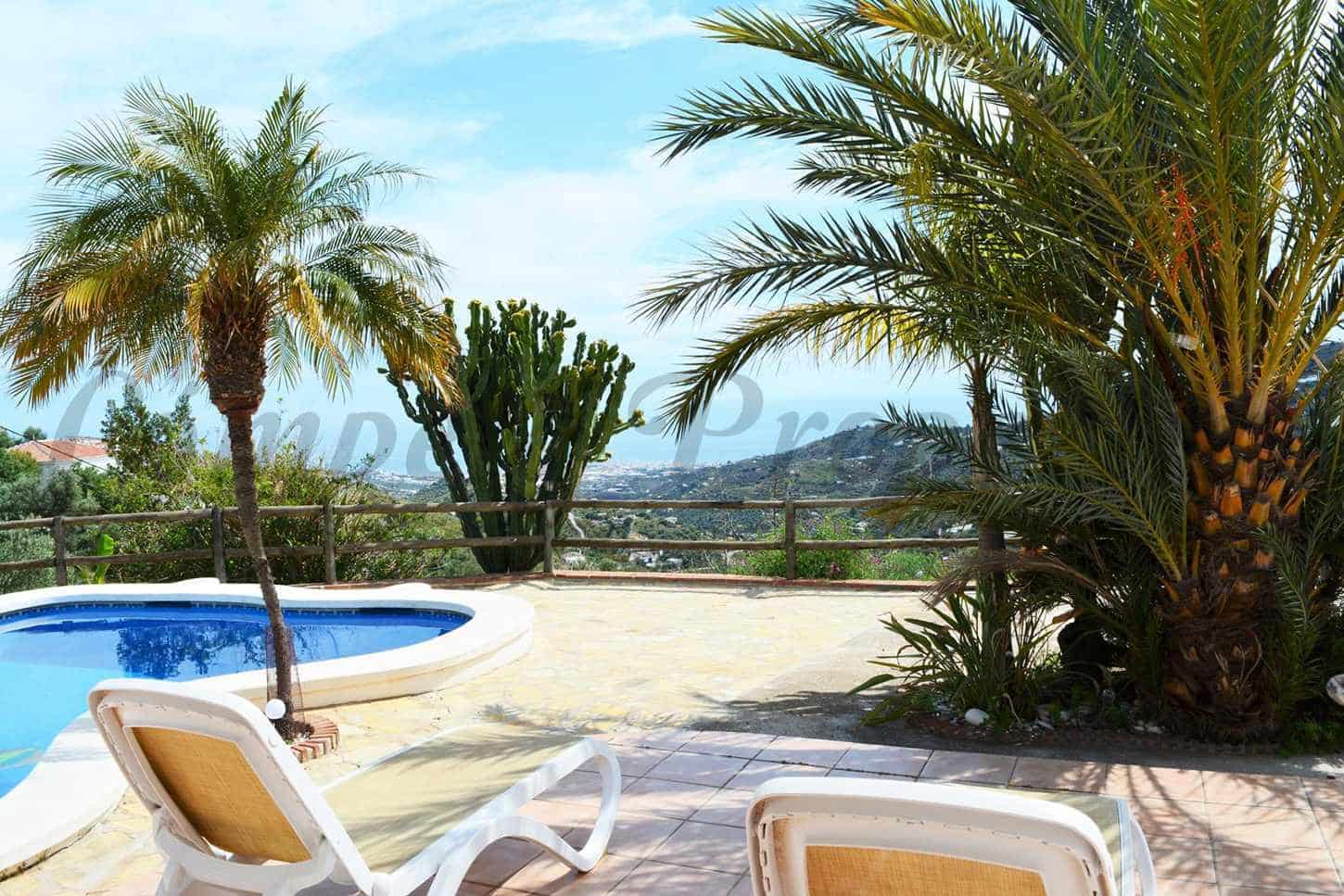 Finca/Casa Rural de 2 habitaciones en Torrox en alquiler con piscina garaje - 1.775 € (Ref: 9676031)