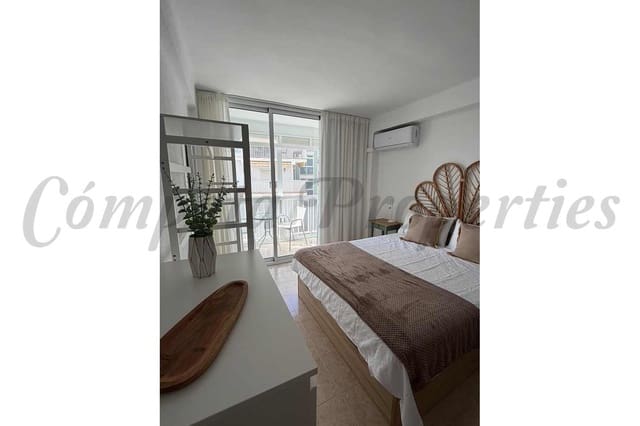 Appartement de 1 chambre de location de vacances à Nerja avec piscine garage - 600 € (Ref: 9691644)