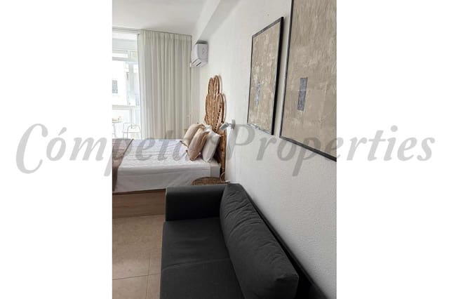 Appartement de 1 chambre de location de vacances à Nerja avec piscine garage - 600 € (Ref: 9691644)