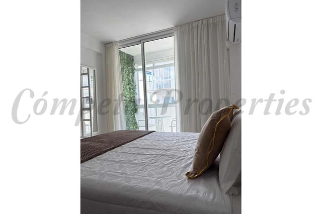 Appartement de 1 chambre de location de vacances à Nerja avec piscine garage - 600 € (Ref: 9691644)