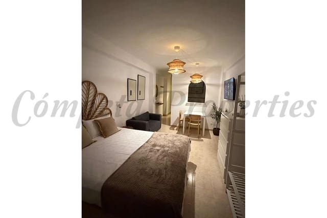 Appartement de 1 chambre de location de vacances à Nerja avec piscine garage - 600 € (Ref: 9691644)