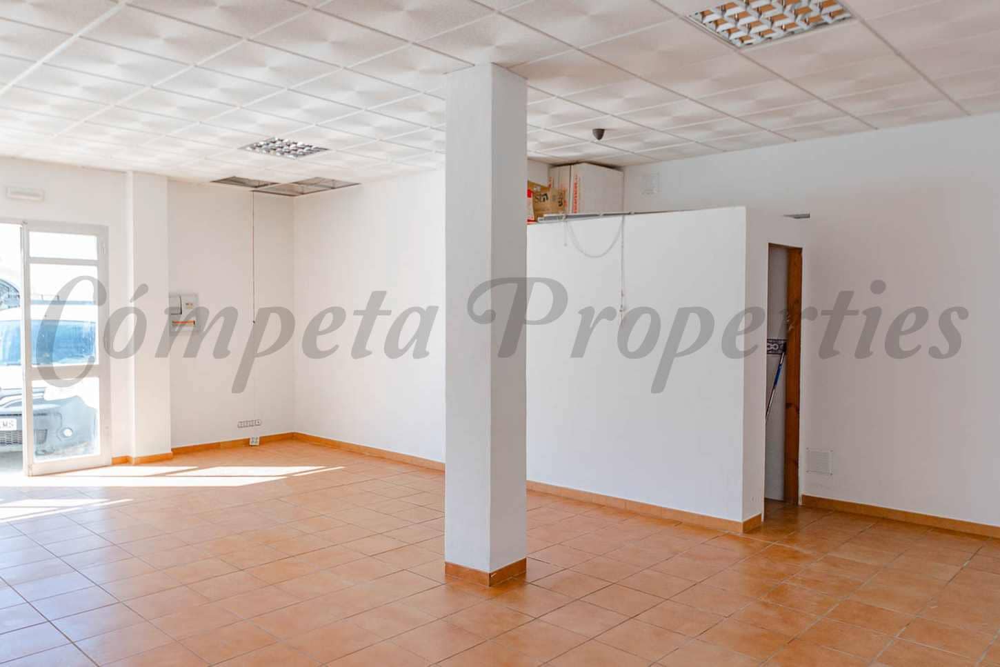 Commercial for rent in Competa - € 725 (Ref: 9697741)