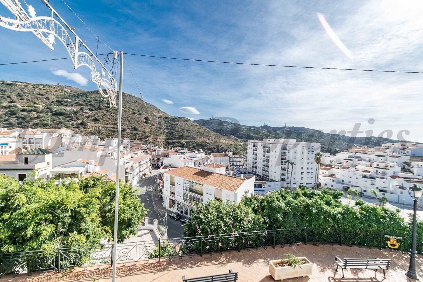 3 bedroom Apartment for rent in Torrox - € 850 (Ref: 9700144)