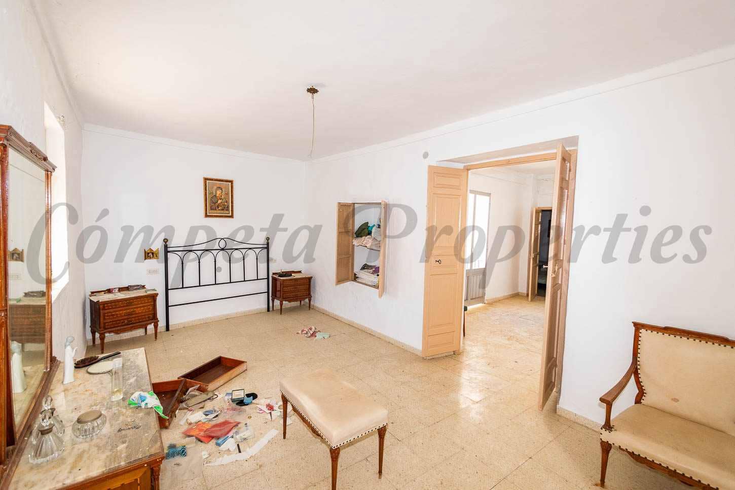 14 bedroom Townhouse for sale in Torrox - € 299,000 (Ref: 9702476)