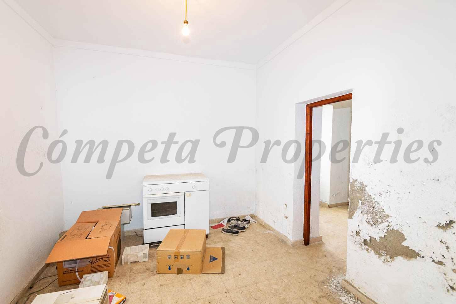 14 bedroom Townhouse for sale in Torrox - € 299,000 (Ref: 9702476)