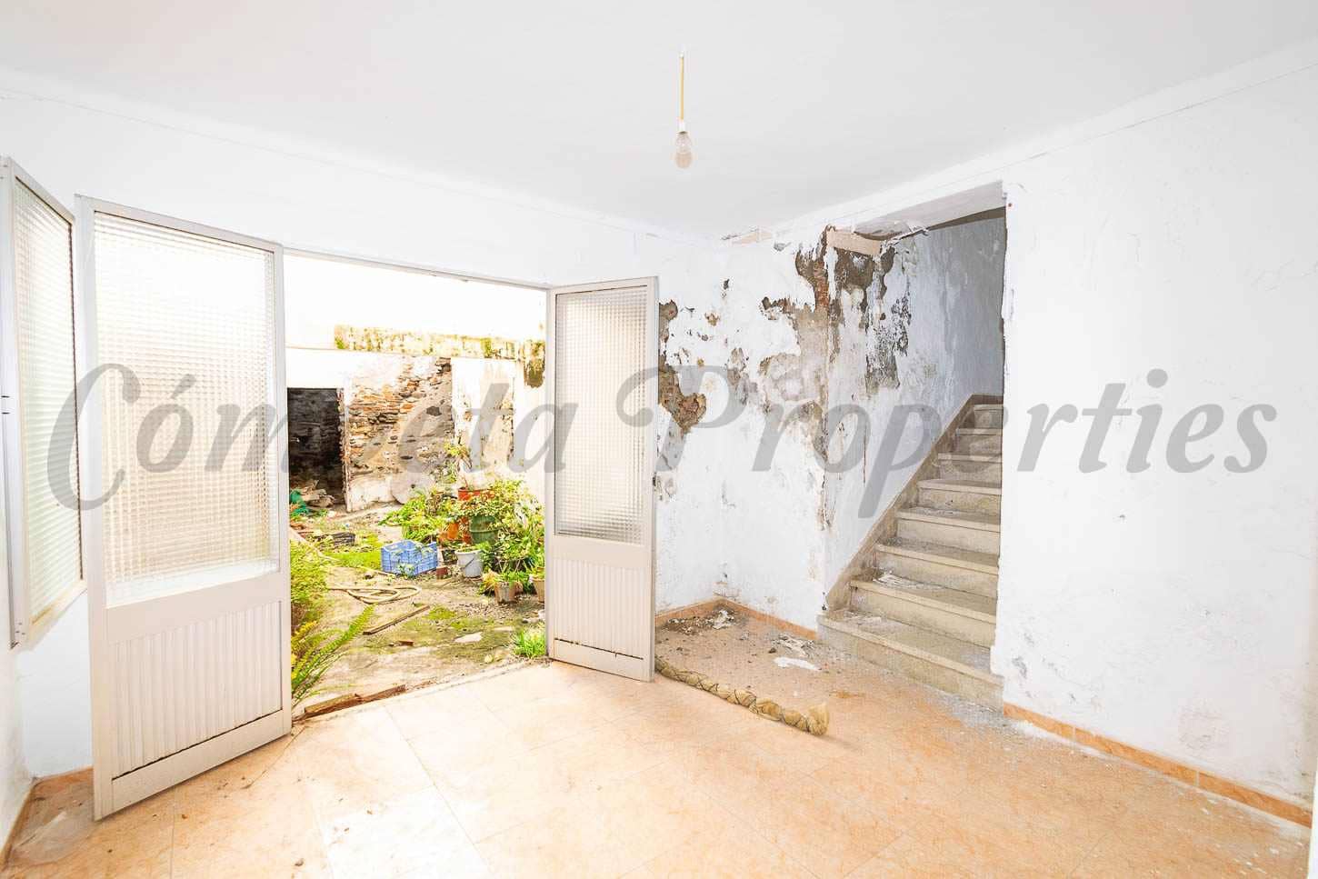 14 bedroom Townhouse for sale in Torrox - € 299,000 (Ref: 9702476)