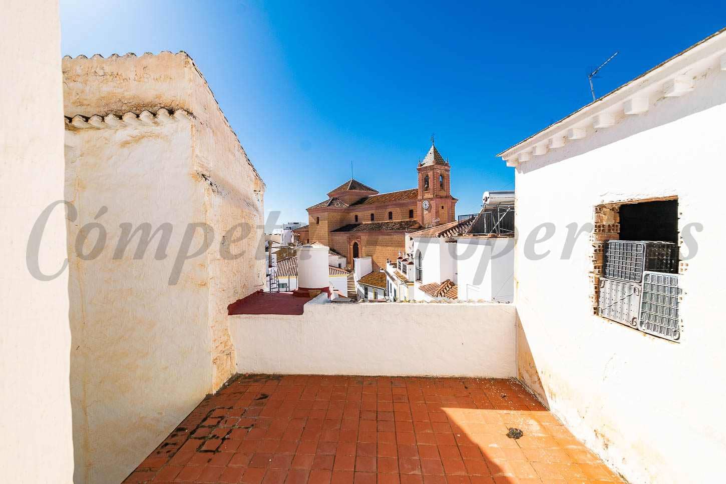 14 bedroom Townhouse for sale in Torrox - € 299,000 (Ref: 9702476)