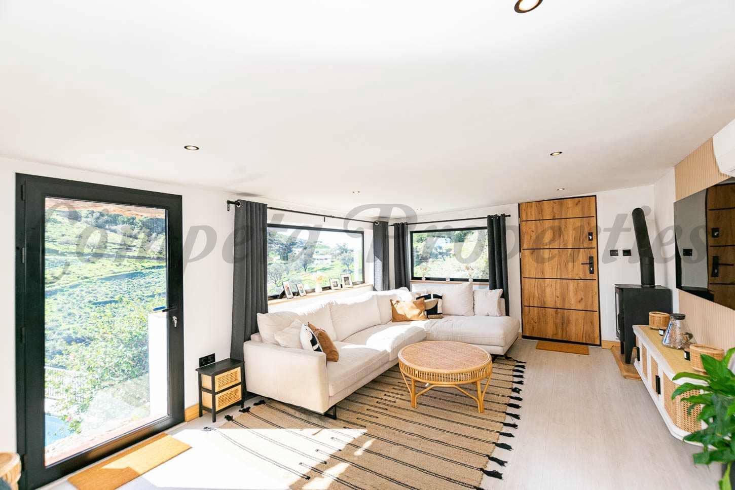 3 soveværelse Villa til salg i Competa med swimmingpool - € 485.000 (Ref: 9715210)