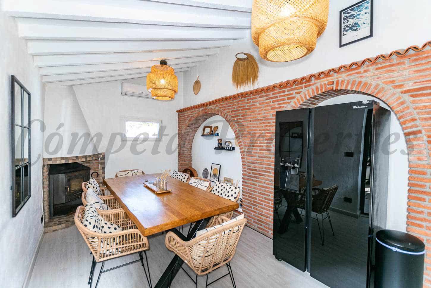 3 soveværelse Villa til salg i Competa med swimmingpool - € 485.000 (Ref: 9715210)