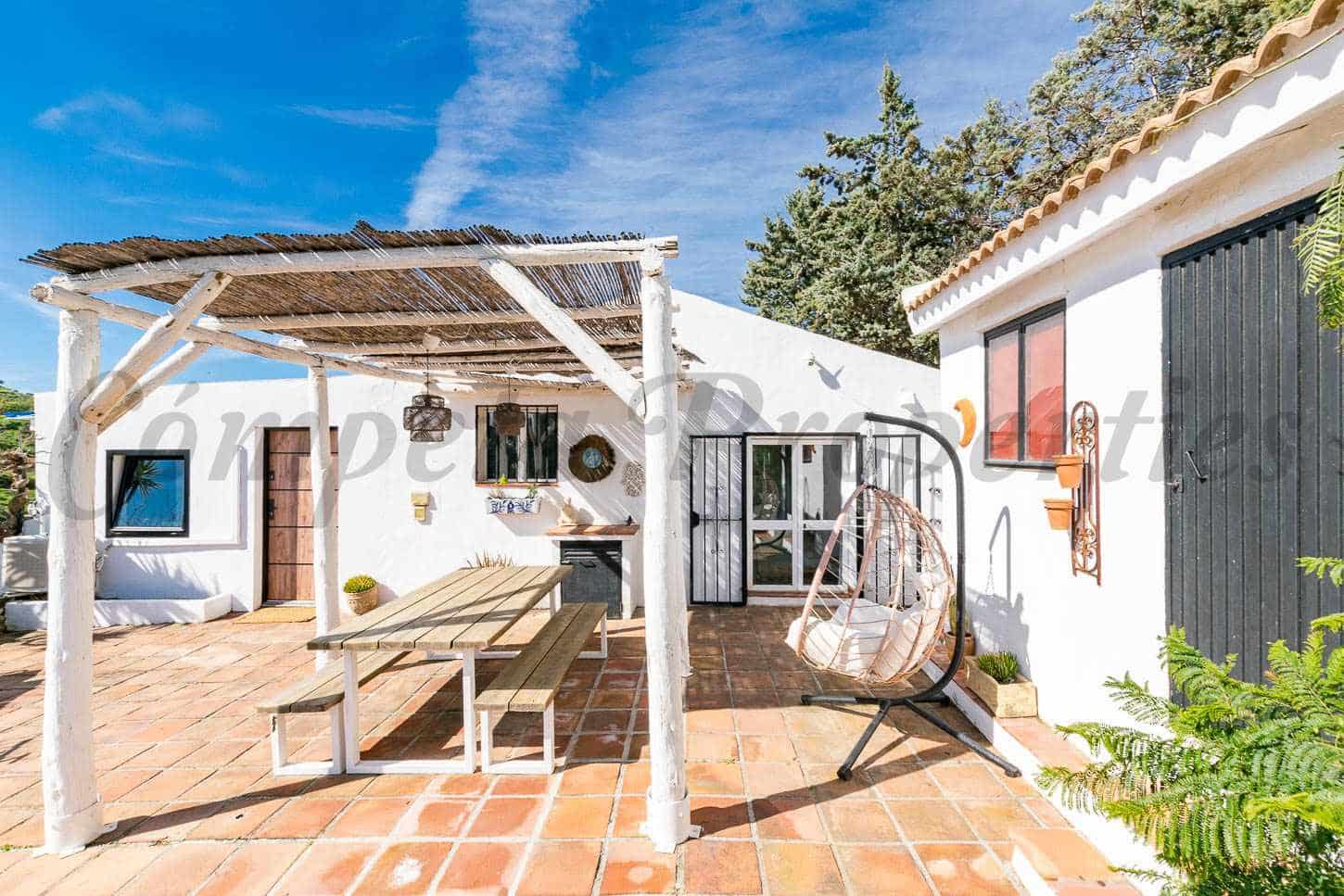 3 soveværelse Villa til salg i Competa med swimmingpool - € 485.000 (Ref: 9715210)