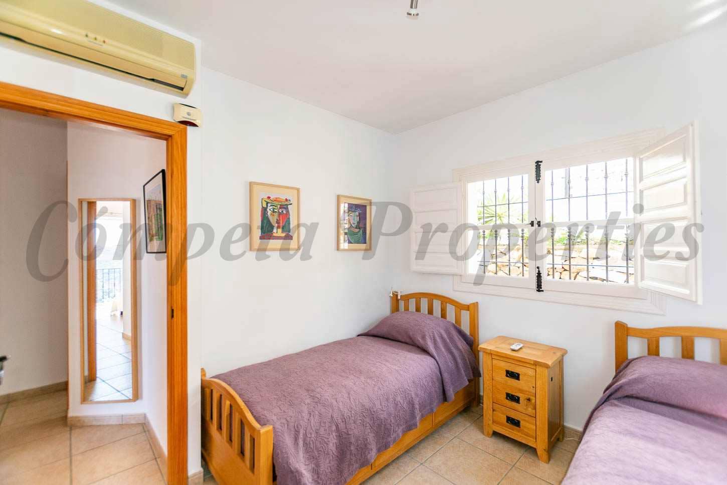 5 soveværelse Villa til salg i Competa med swimmingpool - € 575.000 (Ref: 9715213)