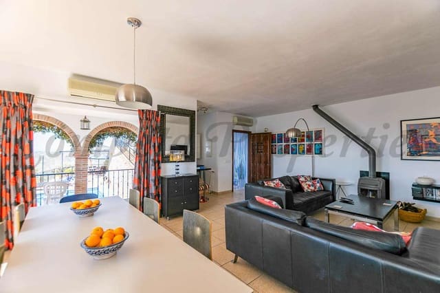 5 soveværelse Villa til salg i Cómpeta med swimmingpool - € 575.000 (Ref: 9715213)