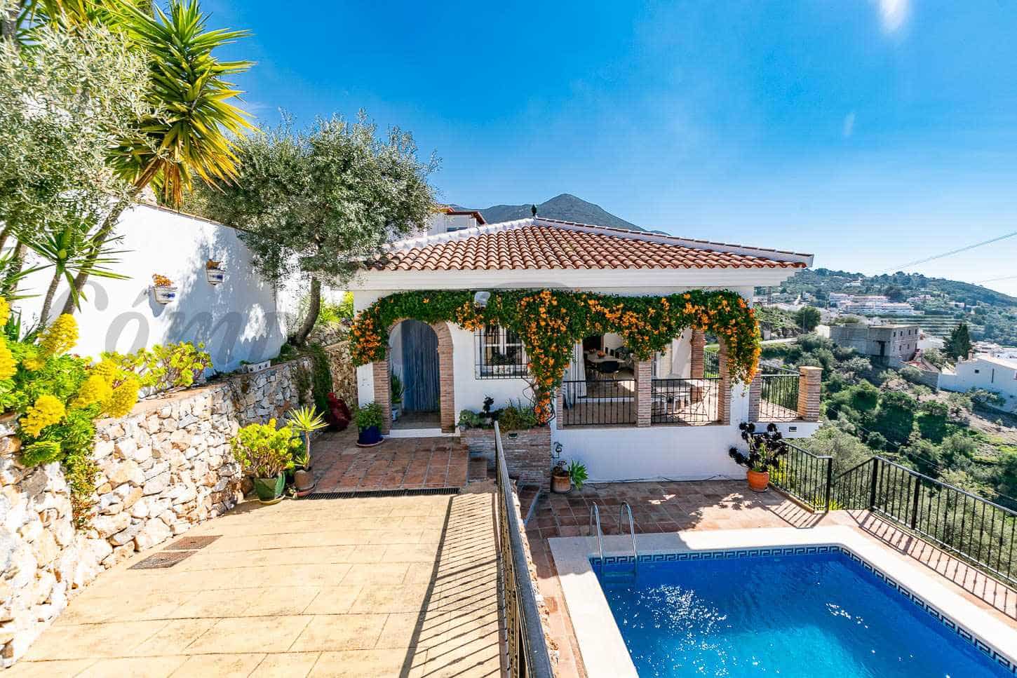 5 soveværelse Villa til salg i Competa med swimmingpool - € 575.000 (Ref: 9715213)