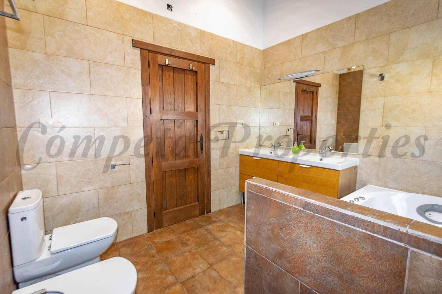 3 makuuhuone Maalaistalo vuokrattavana paikassa Torrox mukana uima-altaan 
autotalli - 1 500 € (Ref: 9715408)