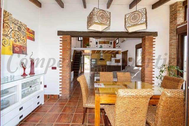 3 makuuhuone Maalaistalo vuokrattavana paikassa Torrox mukana uima-altaan 
autotalli - 1 500 € (Ref: 9715408)