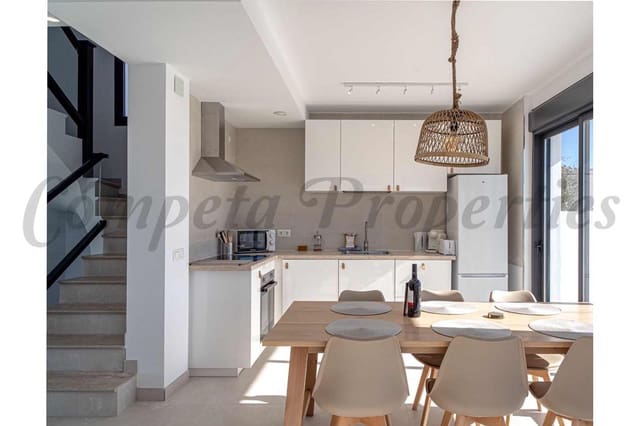 3 slaapkamer Rijtjeshuis te koop in Nerja met zwembad garage - € 829.000 (Ref: 9733622)