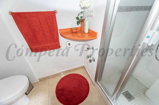 4 sypialnia Willa na sprzedaż w Cómpeta z basenem garażem - 599 000 € (Ref: 9733863)