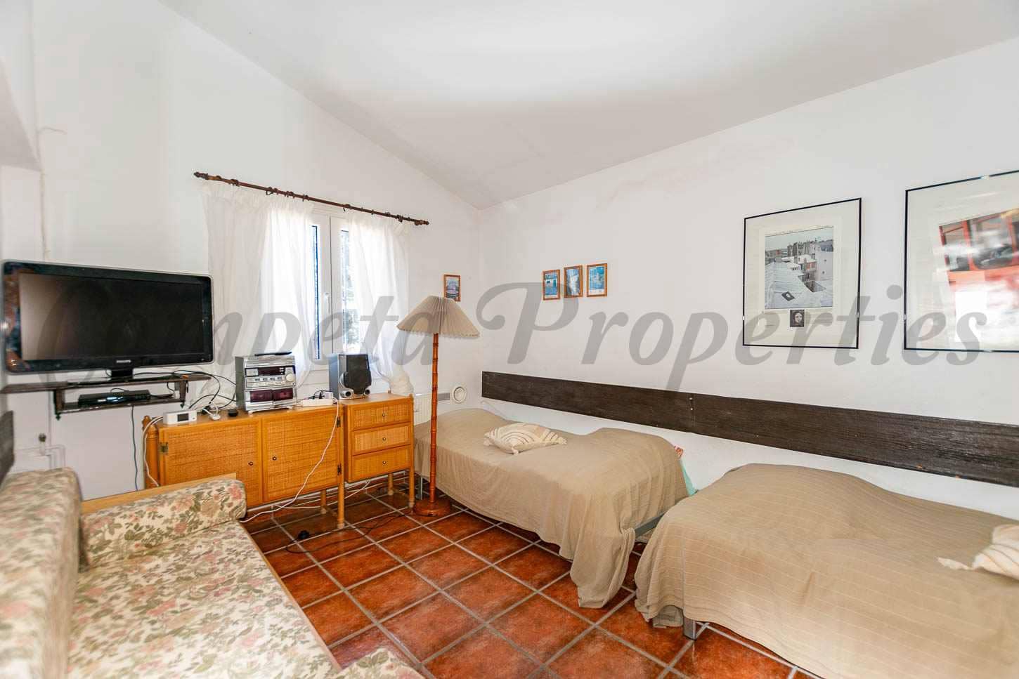 4 sypialnia Willa na sprzedaż w Competa z basenem garażem - 599 000 € (Ref: 9733863)