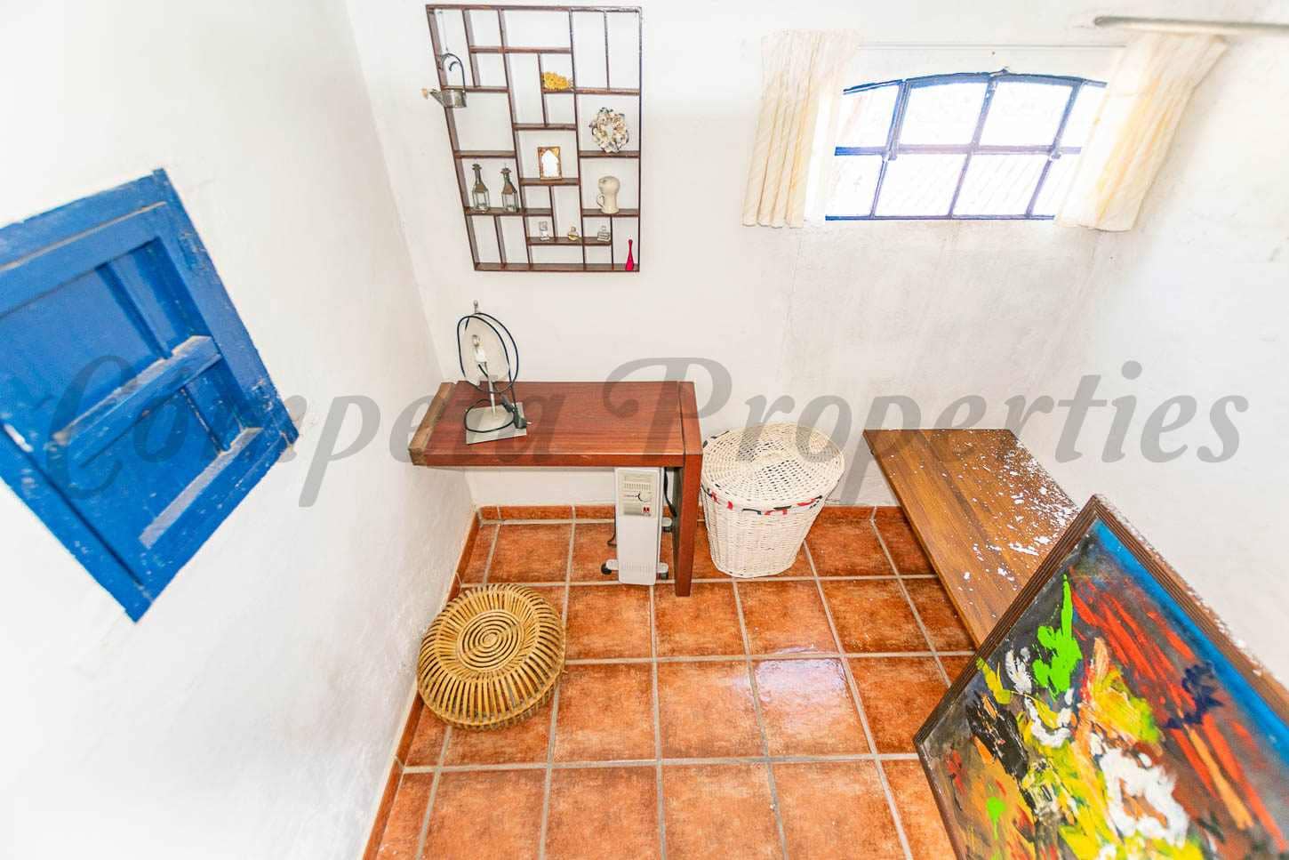 4 sypialnia Willa na sprzedaż w Competa z basenem garażem - 599 000 € (Ref: 9733863)