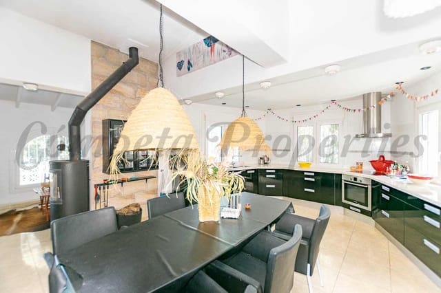 4 sypialnia Willa na sprzedaż w Cómpeta z basenem garażem - 599 000 € (Ref: 9733863)