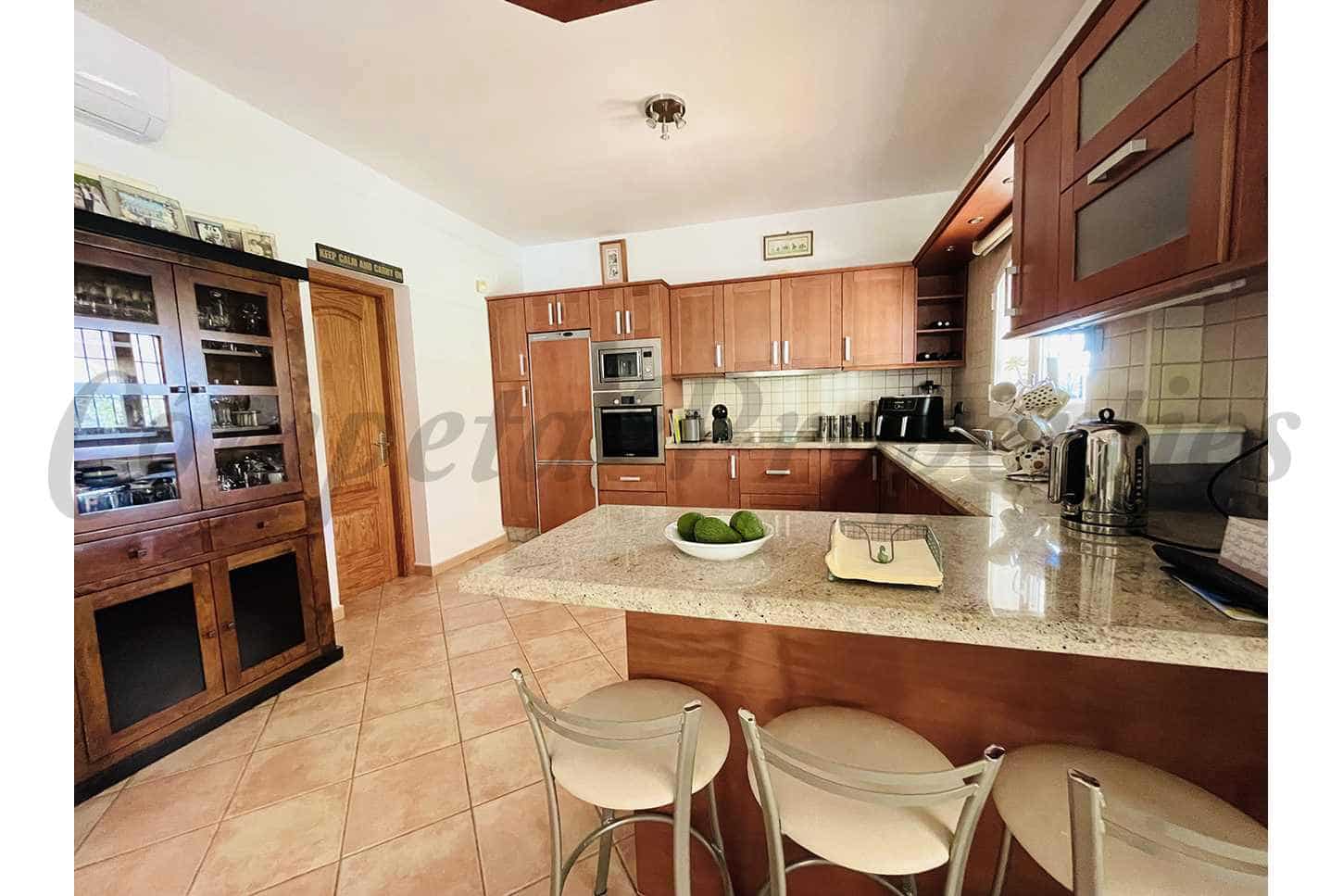 Finca/Casa Rural de 4 habitaciones en Arenas en venta con piscina - 750.000 € (Ref: 9748206)