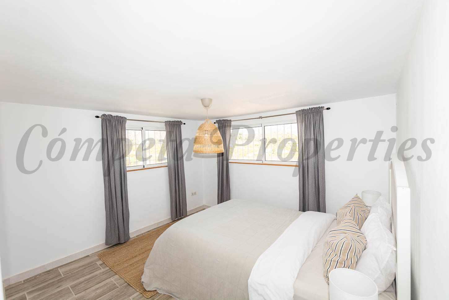 5 slaapkamer Villa te koop in Nerja met zwembad garage - € 1.099.000 (Ref: 9752404)