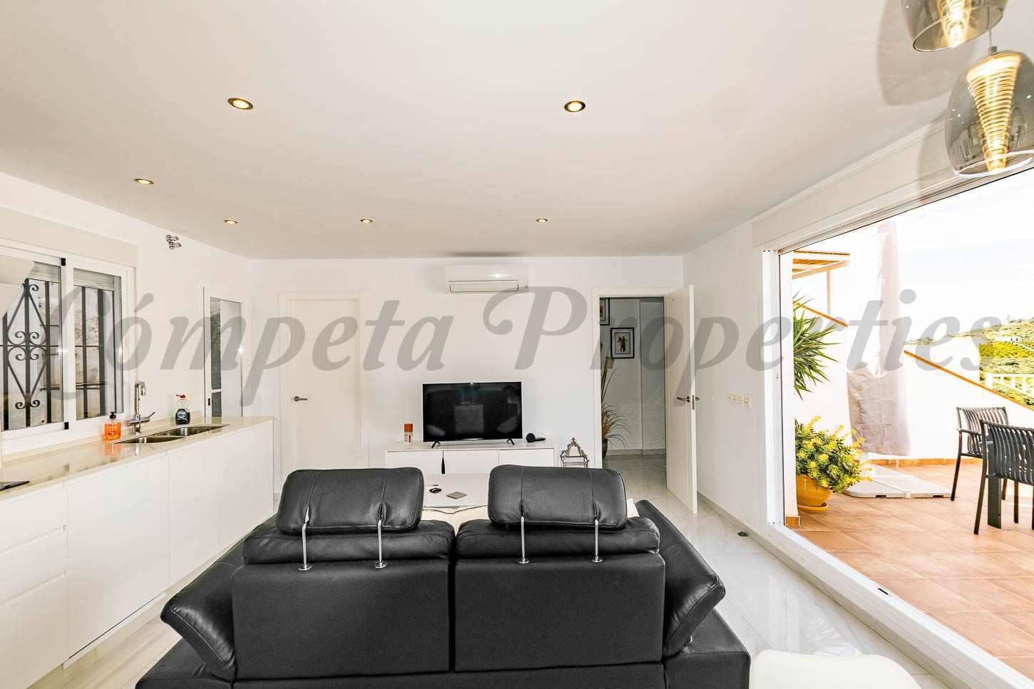 3 makuuhuone Omakotitalo myytävänä paikassa Torrox mukana 
autotalli - 315 000 € (Ref: 9770871)