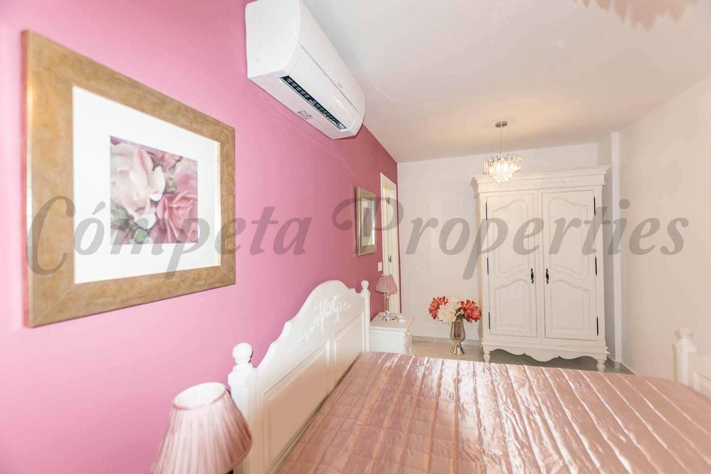 3 makuuhuone Omakotitalo myytävänä paikassa Torrox mukana 
autotalli - 315 000 € (Ref: 9770871)