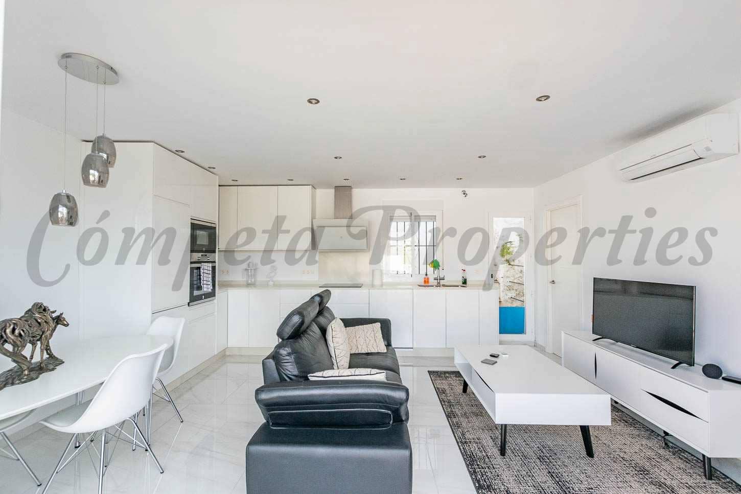 3 makuuhuone Omakotitalo myytävänä paikassa Torrox mukana 
autotalli - 315 000 € (Ref: 9770871)