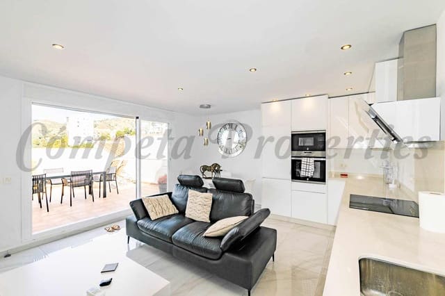 3 makuuhuone Omakotitalo myytävänä paikassa Torrox mukana 
autotalli - 315 000 € (Ref: 9770871)