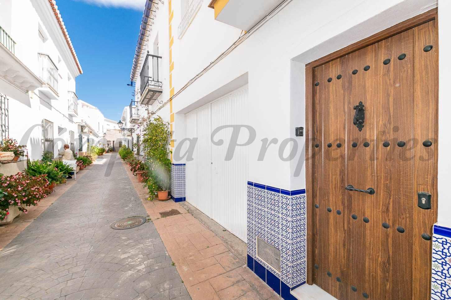 3 makuuhuone Omakotitalo myytävänä paikassa Torrox mukana 
autotalli - 315 000 € (Ref: 9770871)