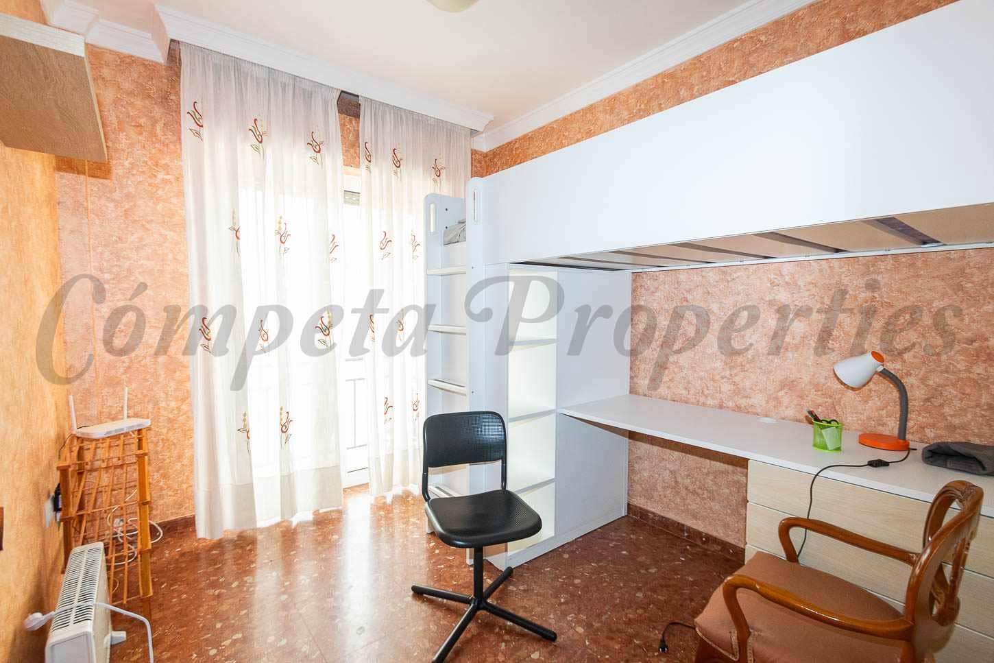 3 makuuhuone Huoneisto myytävänä paikassa Torrox - 210 000 € (Ref: 9775920)